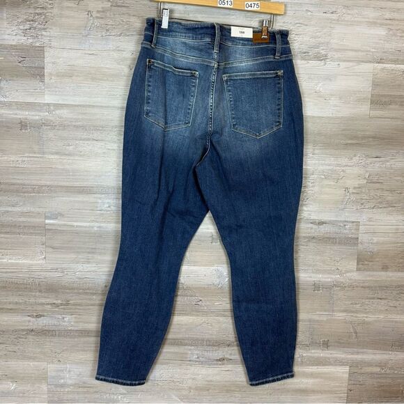 Judy Blue High Rise Button Fly Skinny Jeans - Picture 3 of 8